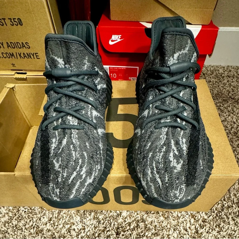 Adidas Yeezy 350v2 MX Dark Salt - Picture 2 of 4